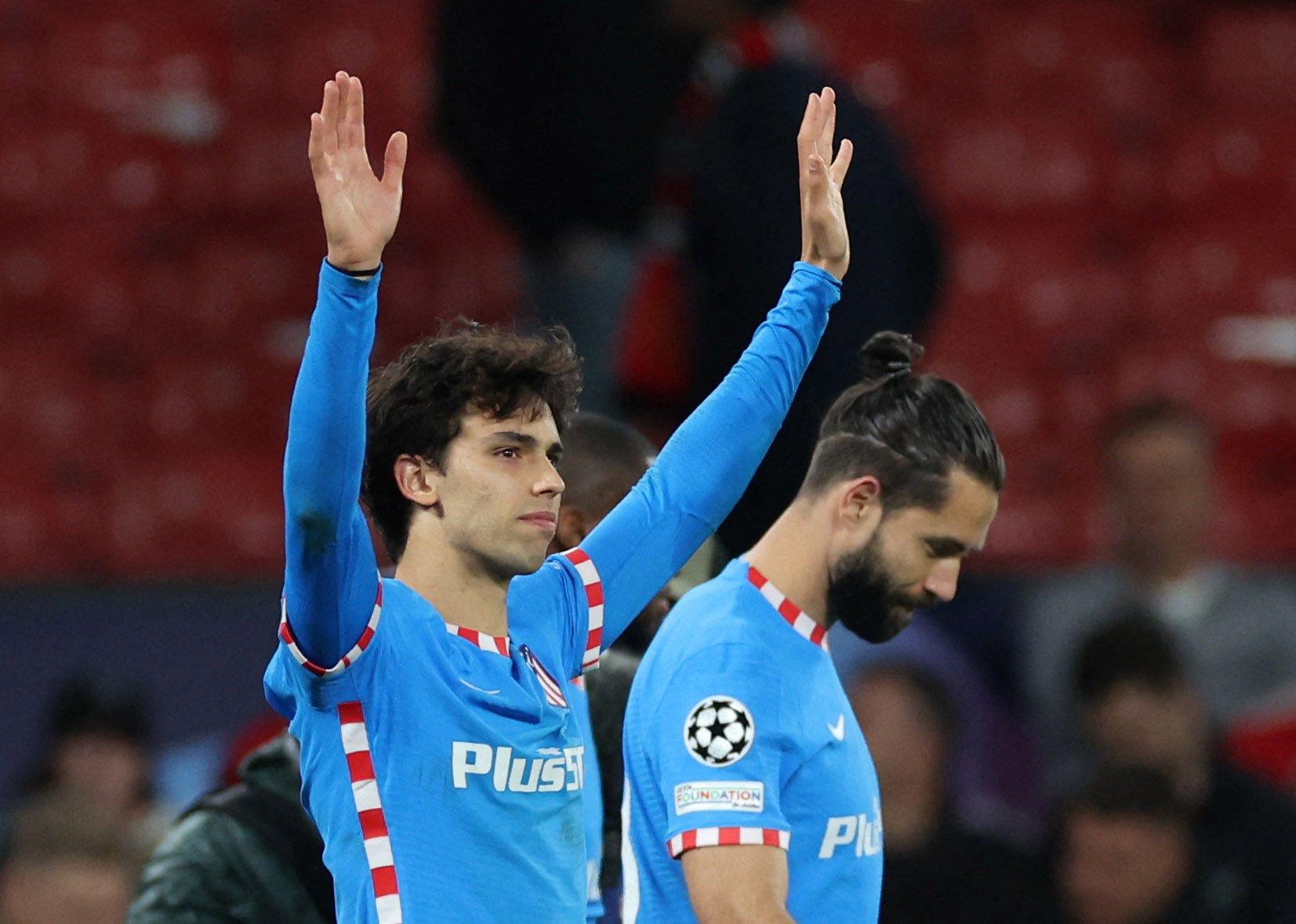 CĐV MU nổi giận với HLV Simeone ảnh 3 CDV MU noi gian voi HLV Simeone anh 3