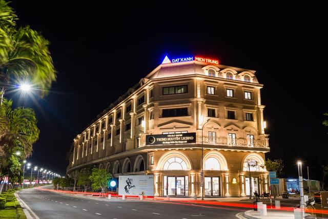 Regal Maison Phu Yen thu hút giới trẻ check-in nhờ lối kiến trúc châu Âu độc đáo - Ảnh 1.