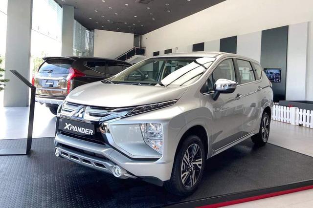 Mitsubishi Xpander giảm giá kỷ lục còn hơn 560 triệu đồng, quyết giữ ngôi vua doanh số trước bộ đôi Veloz và Avanza đang hot - Ảnh 1.