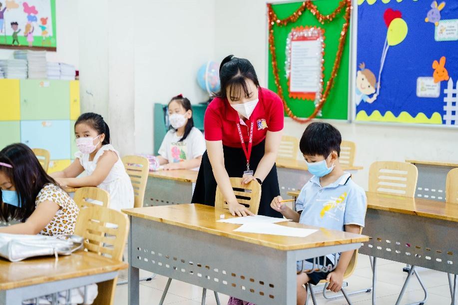 Không khí rộn ràng ngày kiểm tra đánh giá năng lực đầu vào đợt 1 tại Royal School - Ảnh 3.