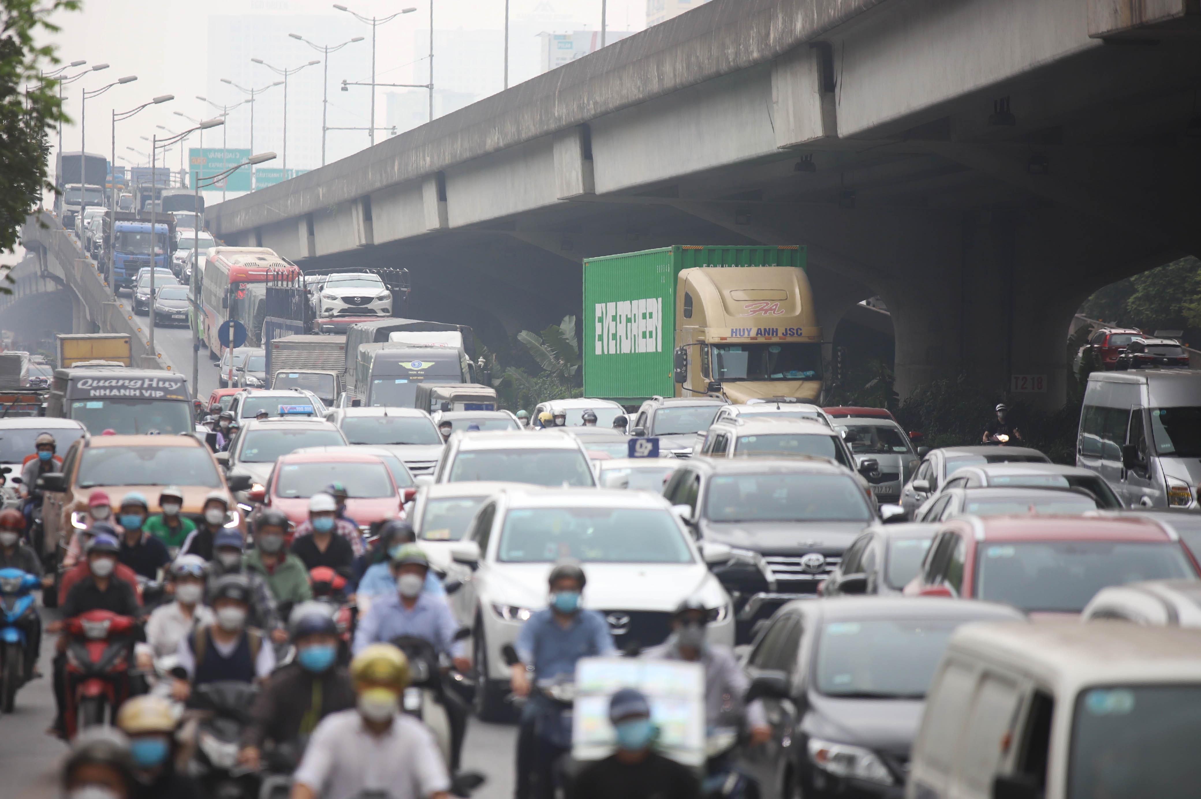 un tac ha noi anh 9