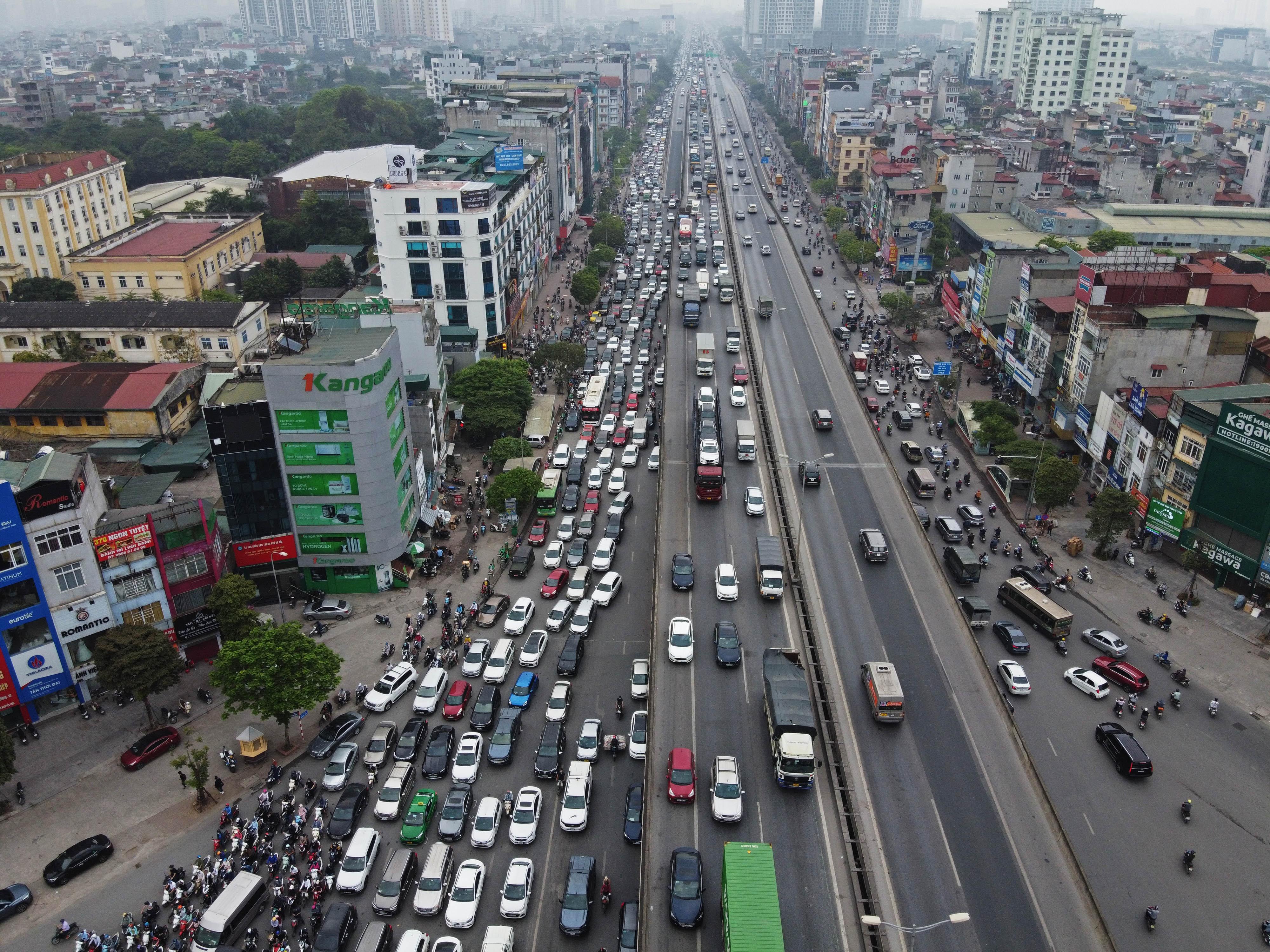 un tac ha noi anh 8