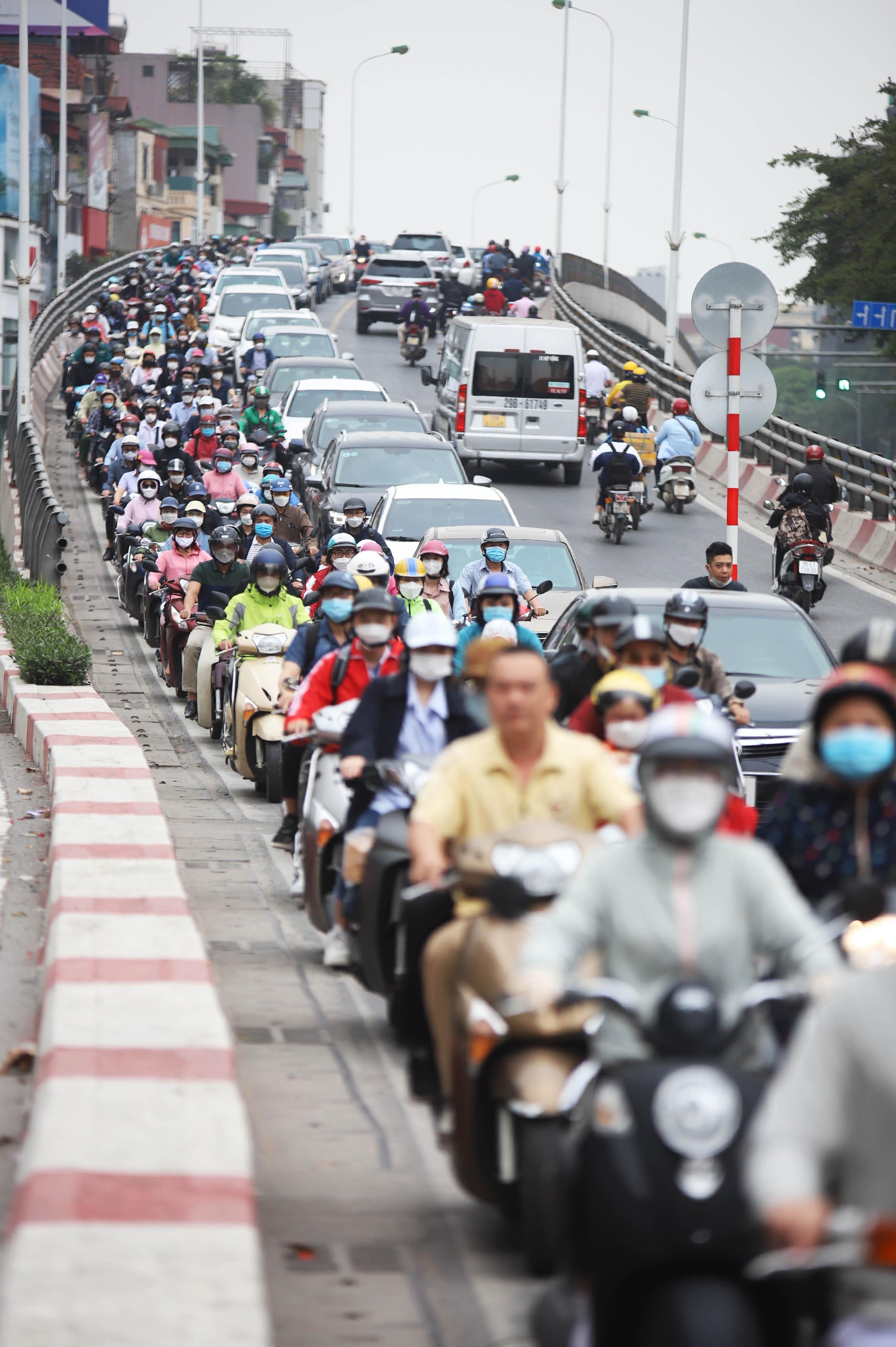 un tac ha noi anh 10