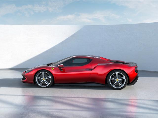 Nhá hàng siêu phẩm Ferrari ra mắt tuần sau: Nhiều đường nét khớp với 296 GTB nhưng có mui trần - Ảnh 2.