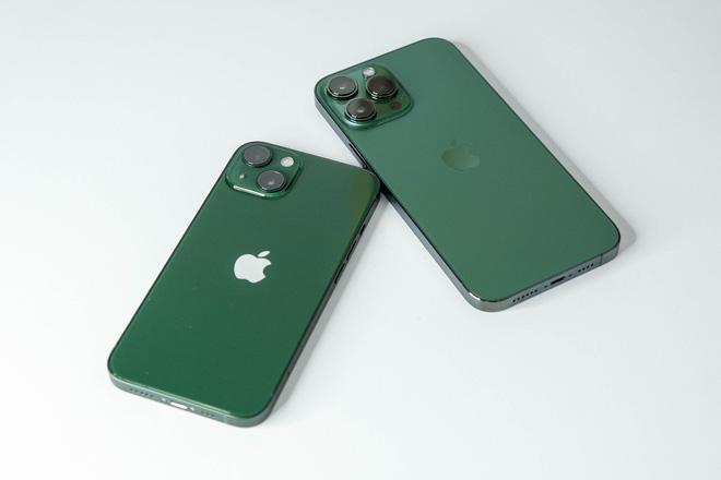 Trên tay iPhone 13 và iPhone 13 Pro Max màu xanh lá vừa bán ra tại Việt Nam: Đẹp thế này thì lại thành hot trend 2022 rồi! - Ảnh 6.