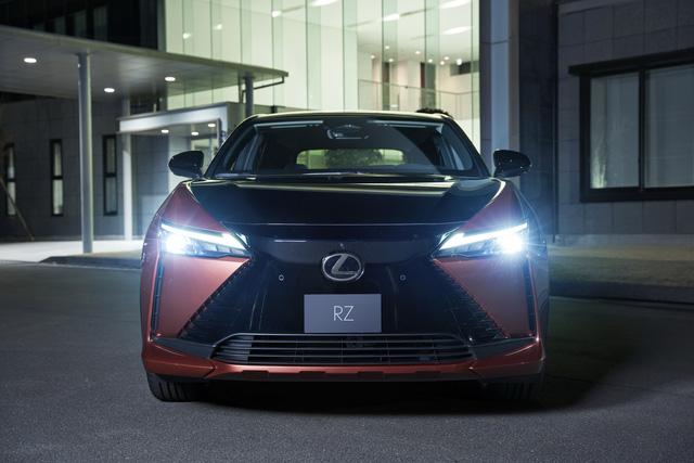 Lexus RZ 450e không khác gì Toyota bZ4X hạng sang, dùng động cơ mạnh hơn 300 mã lực và thiết kế như phi thuyền - Ảnh 7.