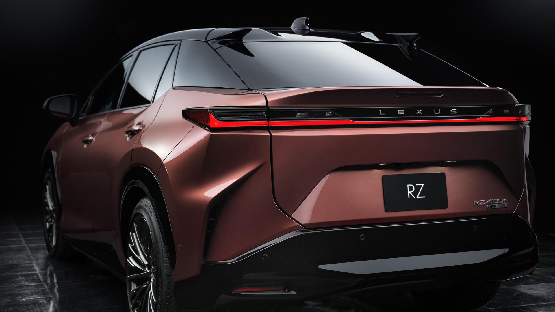 Lexus RZ 450e không khác gì Toyota bZ4X hạng sang, dùng động cơ mạnh hơn 300 mã lực và thiết kế như phi thuyền - Ảnh 3.