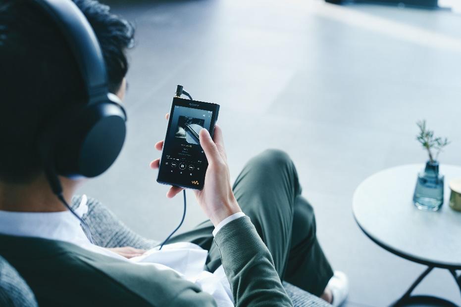 Sony ra mắt 2 máy nghe nhạc Walkman NW-WM1ZM2 và NW-WM1AM2 - Ảnh 2. Sony ra mắt 2 máy nghe nhạc Walkman NW-WM1ZM2 và NW-WM1AM2 - Ảnh 2.