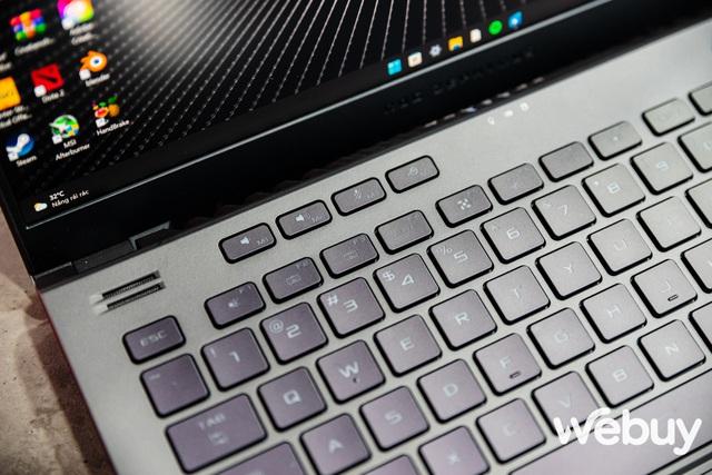 Cận cảnh ASUS Zephyrus G14 2022: Nâng cấp từ trong ra ngoài, mạnh mẽ và "wibu" hơn, giá từ 51 triệu đồng - Ảnh 12. Cận cảnh ASUS Zephyrus G14 2022: Nâng cấp từ trong ra ngoài, mạnh mẽ và "wibu" hơn, giá từ 51 triệu đồng - Ảnh 12.