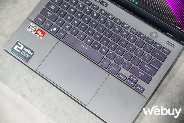 Cận cảnh ASUS Zephyrus G14 2022: Nâng cấp từ trong ra ngoài, mạnh mẽ và "wibu" hơn, giá từ 51 triệu đồng - Ảnh 10. Cận cảnh ASUS Zephyrus G14 2022: Nâng cấp từ trong ra ngoài, mạnh mẽ và "wibu" hơn, giá từ 51 triệu đồng - Ảnh 10.