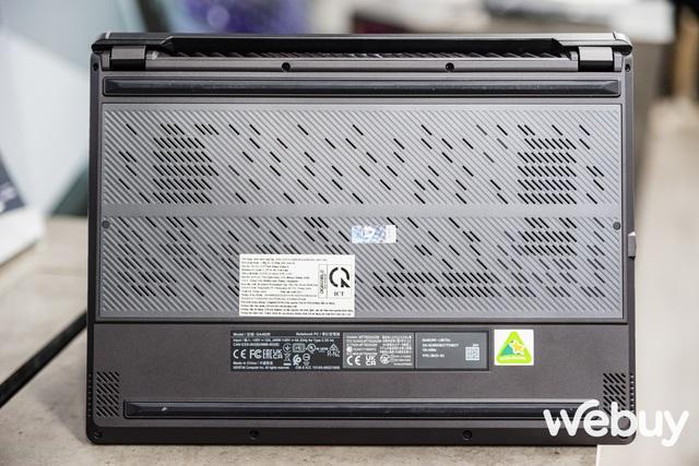 Cận cảnh ASUS Zephyrus G14 2022: Nâng cấp từ trong ra ngoài, mạnh mẽ và "wibu" hơn, giá từ 51 triệu đồng - Ảnh 9. Cận cảnh ASUS Zephyrus G14 2022: Nâng cấp từ trong ra ngoài, mạnh mẽ và "wibu" hơn, giá từ 51 triệu đồng - Ảnh 9.