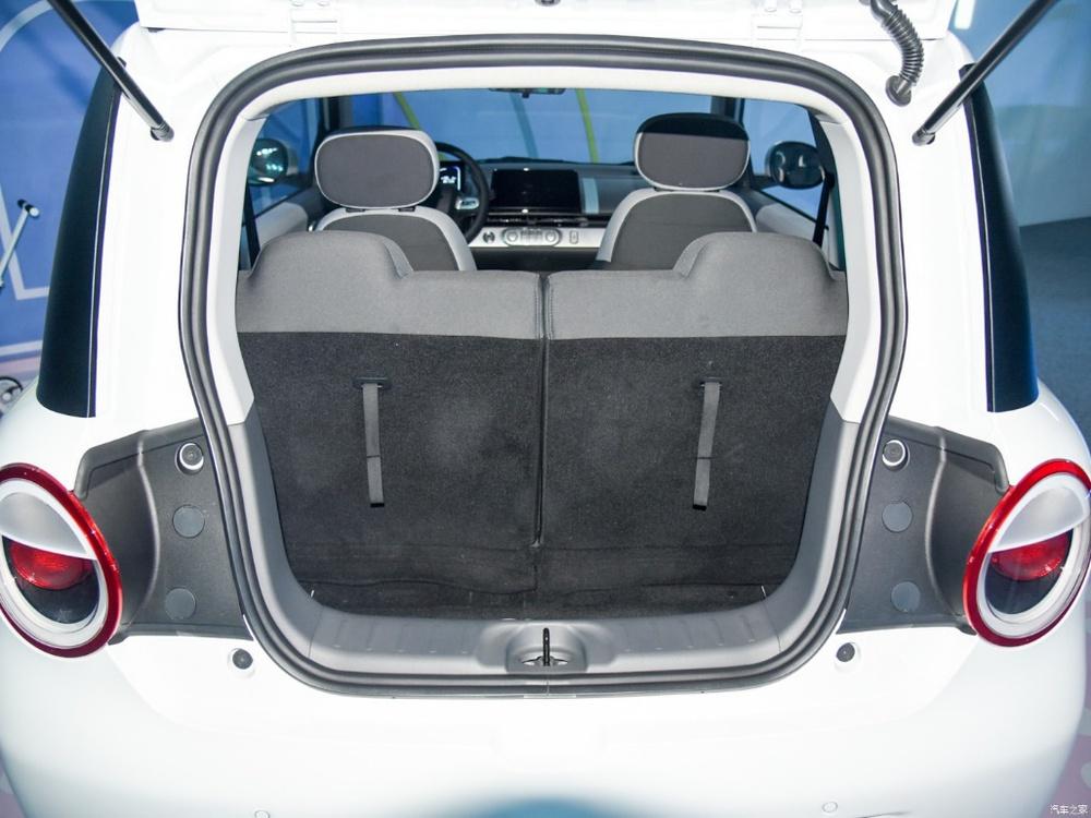 Ô tô điện mini gây sốt vì tầm di chuyển 300km, đấu vua xe điện Trung Quốc Wuling - Ảnh 9. Ô tô điện mini gây sốt vì tầm di chuyển 300km, đấu vua xe điện Trung Quốc Wuling - Ảnh 9.