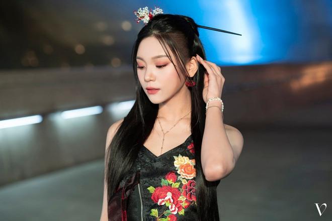 Nữ idol lột xác thành công nhất Kpop: Từng gây tranh cãi về nhan sắc, giờ diện Hanbok khiến ai nấy đều u mê! - Ảnh 8. Nữ idol lột xác thành công nhất Kpop: Từng gây tranh cãi về nhan sắc, giờ diện Hanbok khiến ai nấy đều u mê! - Ảnh 8.