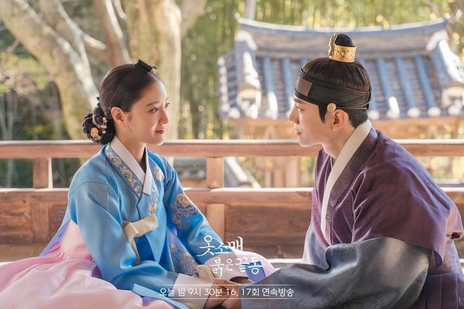 Trước giờ G Baeksang 2022, điểm lại 5 ứng viên cho giải phim xuất sắc nhất: Squid Game bị chê thậm tệ, trùm cuối lạ hoắc vậy? - Ảnh 7. Trước giờ G Baeksang 2022, điểm lại 5 ứng viên cho giải phim xuất sắc nhất: Squid Game bị chê thậm tệ, trùm cuối lạ hoắc vậy? - Ảnh 7.