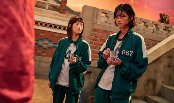 Trước giờ G Baeksang 2022, điểm lại 5 ứng viên cho giải phim xuất sắc nhất: Squid Game bị chê thậm tệ, trùm cuối lạ hoắc vậy? - Ảnh 5. Trước giờ G Baeksang 2022, điểm lại 5 ứng viên cho giải phim xuất sắc nhất: Squid Game bị chê thậm tệ, trùm cuối lạ hoắc vậy? - Ảnh 5.