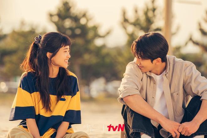 Trước giờ G Baeksang 2022, điểm lại 5 ứng viên cho giải phim xuất sắc nhất: Squid Game bị chê thậm tệ, trùm cuối lạ hoắc vậy? - Ảnh 3. Trước giờ G Baeksang 2022, điểm lại 5 ứng viên cho giải phim xuất sắc nhất: Squid Game bị chê thậm tệ, trùm cuối lạ hoắc vậy? - Ảnh 3.
