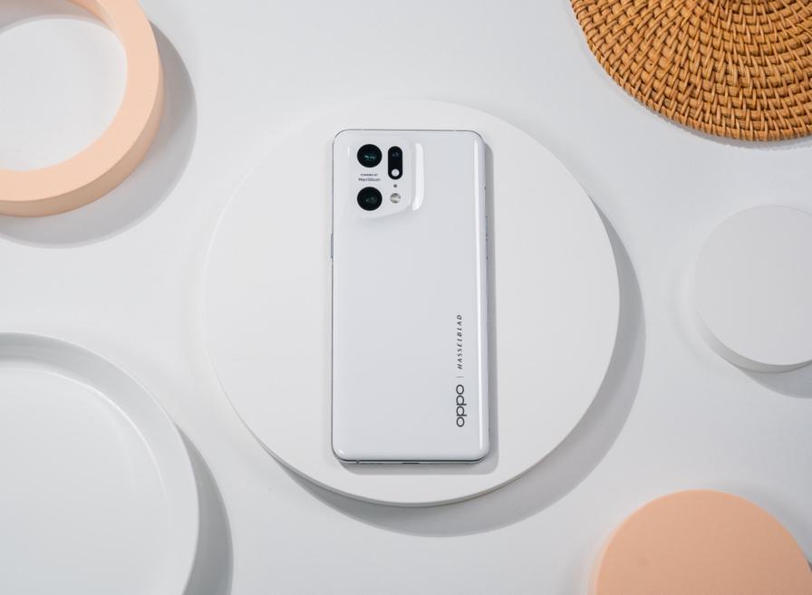Khi công nghệ của tương lai hội tụ với vẻ đẹp của tự nhiên trong chiếc OPPO Find X5 Pro - Ảnh 1. Khi công nghệ của tương lai hội tụ với vẻ đẹp của tự nhiên trong chiếc OPPO Find X5 Pro - Ảnh 1.