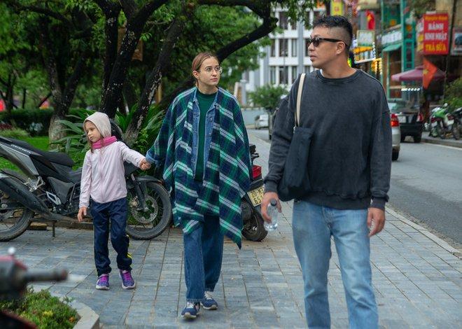 Sa Pa chuyển rét đậm giữa tháng 5, nhiều du khách thích thú trải nghiệm phố núi yên bình - Ảnh 2. Sa Pa chuyển rét đậm giữa tháng 5, nhiều du khách thích thú trải nghiệm phố núi yên bình - Ảnh 2.