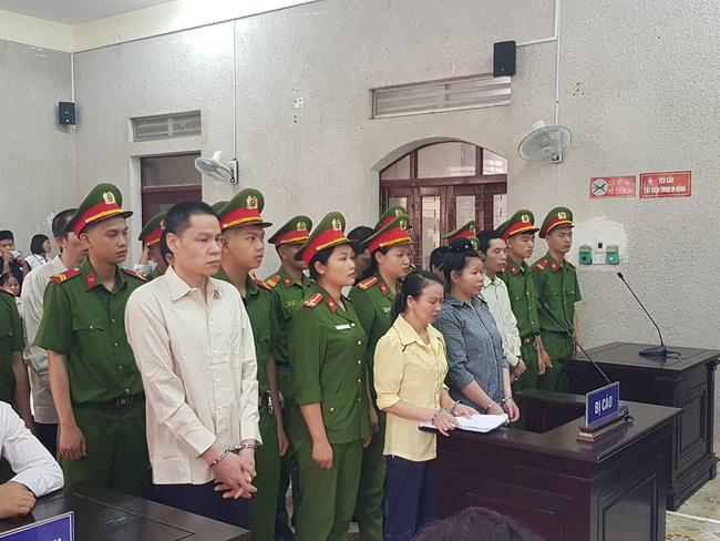 Hom nay (18/3), xu phuc tham me nu sinh giao ga o Dien Bien-Hinh-5