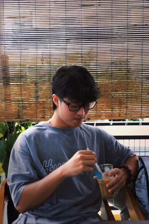 Những hot boy IT giỏi việc code, thạo đàn ca - Ảnh 7. Những hot boy IT giỏi việc code, thạo đàn ca - Ảnh 7.