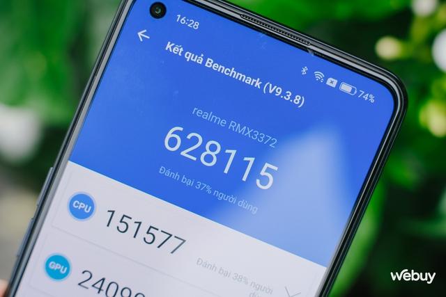 realme Q5 Pro giá hơn 7 triệu có màn hình AMOLED 120Hz, chip Snapdragon 870, sạc siêu nhanh 80W - Ảnh 12. realme Q5 Pro giá hơn 7 triệu có màn hình AMOLED 120Hz, chip Snapdragon 870, sạc siêu nhanh 80W - Ảnh 12.