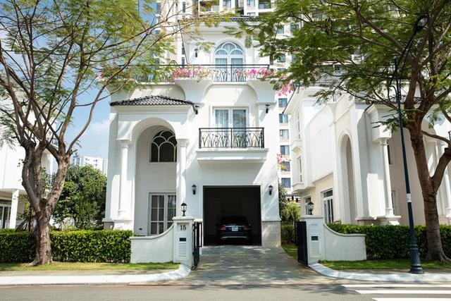 Tuổi 49 rực rỡ của Nữ hoàng ảnh lịch kiêm MC Thanh Mai: Sở hữu biệt thự sang trọng nhờ mát tay kinh doanh, ngoại hình trẻ trung bất chấp thời gian - Ảnh 6. Tuổi 49 rực rỡ của Nữ hoàng ảnh lịch kiêm MC Thanh Mai: Sở hữu biệt thự sang trọng nhờ mát tay kinh doanh, ngoại hình trẻ trung bất chấp thời gian - Ảnh 6.