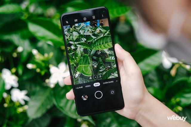 realme Q5 Pro giá hơn 7 triệu có màn hình AMOLED 120Hz, chip Snapdragon 870, sạc siêu nhanh 80W - Ảnh 6. realme Q5 Pro giá hơn 7 triệu có màn hình AMOLED 120Hz, chip Snapdragon 870, sạc siêu nhanh 80W - Ảnh 6.
