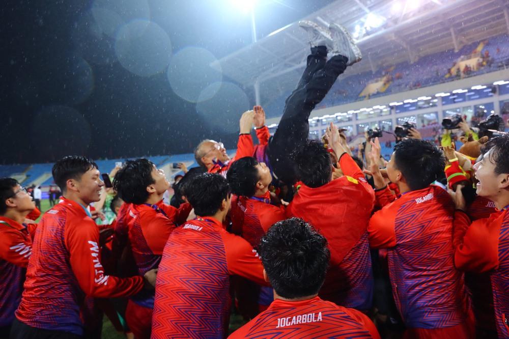 Sau chiến tích SEA Games, thầy Park vẫn còn món nợ lớn phải đòi bằng được từ người Thái - Ảnh 1. Sau chiến tích SEA Games, thầy Park vẫn còn món nợ lớn phải đòi bằng được từ người Thái - Ảnh 1.