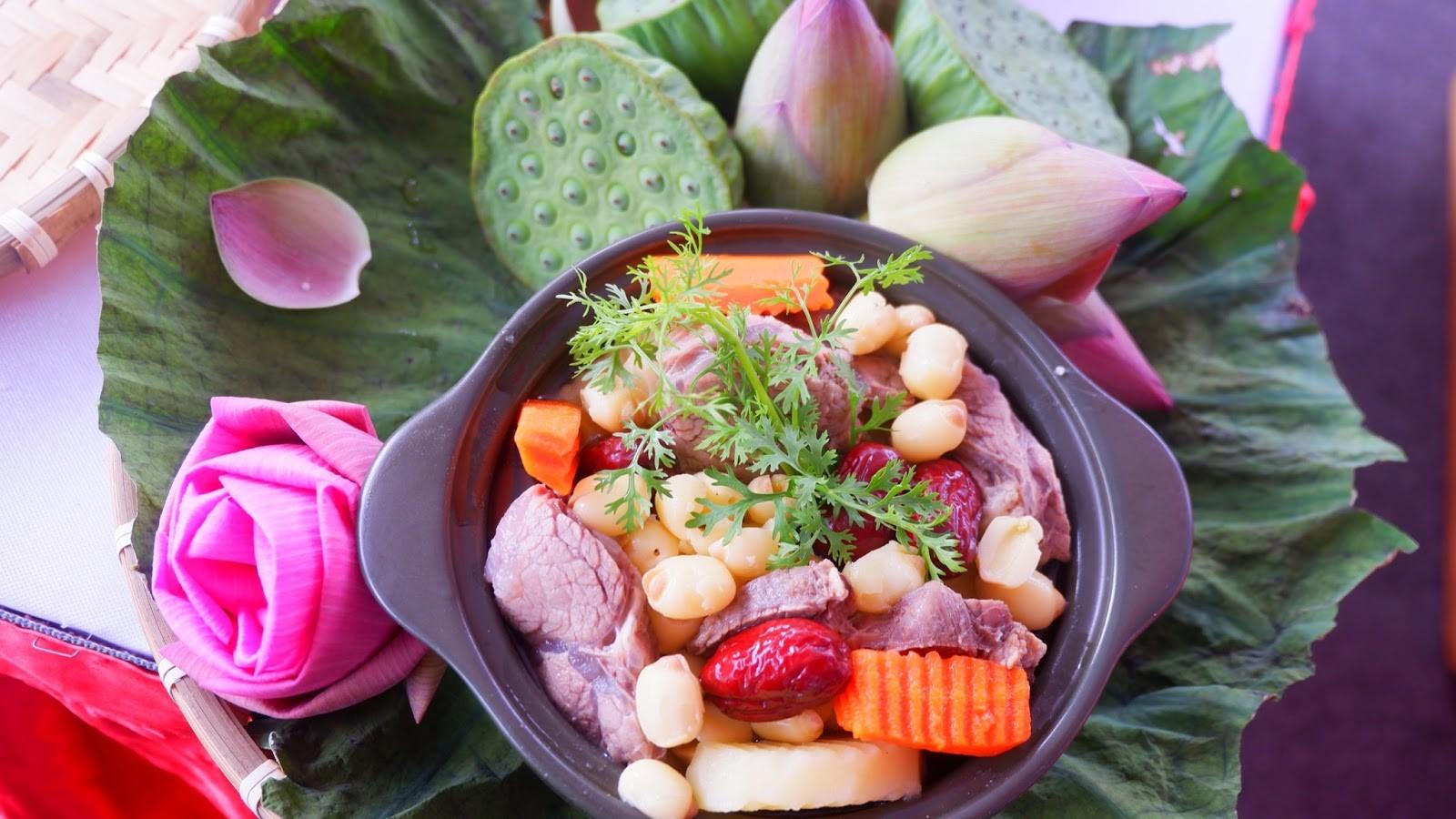 Lễ hội Sen Đồng Tháp thu hút hàng ngàn lượt du khách mỗi ngày - Ảnh 6. Lễ hội Sen Đồng Tháp thu hút hàng ngàn lượt du khách mỗi ngày - Ảnh 6.