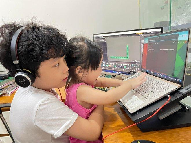 Cậu bé lớp 4 có 3 năm kinh nghiệm lập trình, TOEIC 900 và được 6 công ty game top đầu Việt Nam mời về thực tập - Ảnh 5. Cậu bé lớp 4 có 3 năm kinh nghiệm lập trình, TOEIC 900 và được 6 công ty game top đầu Việt Nam mời về thực tập - Ảnh 5.