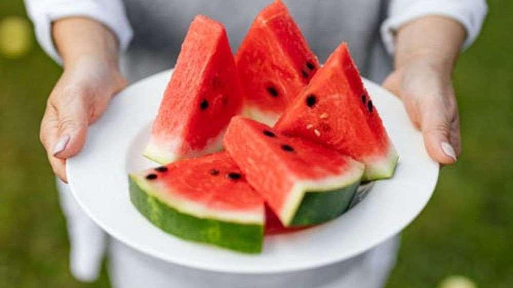 Nắng nóng thế này ăn gì cho mát? Hãy chọn 10 loại thực phẩm giúp giải nhiệt trong mùa hè - Ảnh 4. Nắng nóng thế này ăn gì cho mát? Hãy chọn 10 loại thực phẩm giúp giải nhiệt trong mùa hè - Ảnh 4.