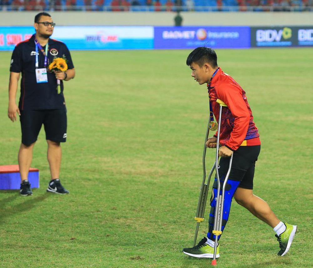 Nỗi đau của U23 Việt Nam mất 5 tiếng phẫu thuật, nghỉ dài hạn hết năm 2022 - Ảnh 3. Nỗi đau của U23 Việt Nam mất 5 tiếng phẫu thuật, nghỉ dài hạn hết năm 2022 - Ảnh 3.