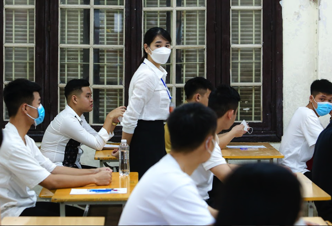Chuyên gia mách nước thí sinh nếu mục tiêu là 8-8,5 điểm thì 45 phút đầu tiên làm hết 30 câu, 45 phút còn lại làm 20 câu còn lại.