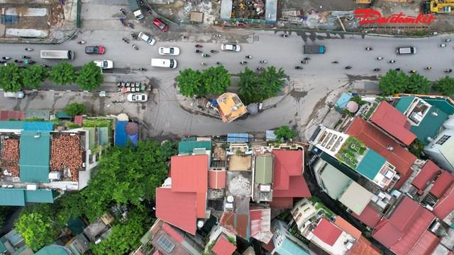 Hà Nội: Cận cảnh ngôi nhà siêu độc 4 mặt tiền nằm ngay dưới đường vành đai nghìn tỷ - Ảnh 5.