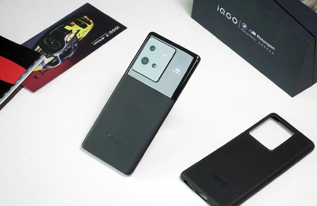 iQOO ra mắt smartphone sạc 200W nhanh nhất thế giới - Ảnh 1.