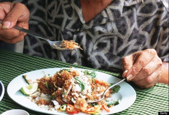 Những quy tắc kỳ lạ khi ăn uống của các nước trên thế giới, đọc xong mới biết văn hóa khắp nơi đa dạng như thế nào - Ảnh 6.