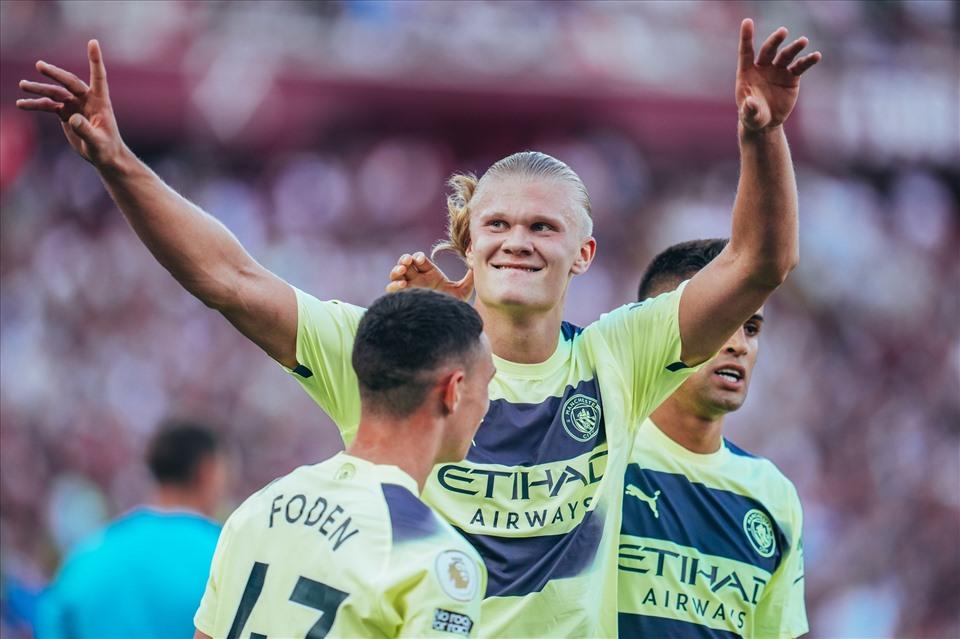 Tiền đạo Erling Haaland lập cú đúp giúp Man City thắng chủ nhà West Ham 2-0. Ảnh: MC