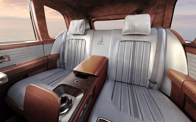 Rolls-Royce Cullinan thêm sang trọng với gói độ của Carlex Design - Ảnh 7.