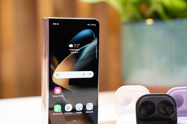 Báo Mỹ: Samsung vẫn chưa đưa ra lý do chính đáng để thuyết phục người dùng mua điện thoại gập - Ảnh 1. Báo Mỹ: Samsung vẫn chưa đưa ra lý do chính đáng để thuyết phục người dùng mua điện thoại gập - Ảnh 1.