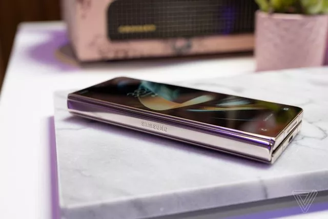 Báo Mỹ: Samsung vẫn chưa đưa ra lý do chính đáng để thuyết phục người dùng mua điện thoại gập - Ảnh 2. Báo Mỹ: Samsung vẫn chưa đưa ra lý do chính đáng để thuyết phục người dùng mua điện thoại gập - Ảnh 2.