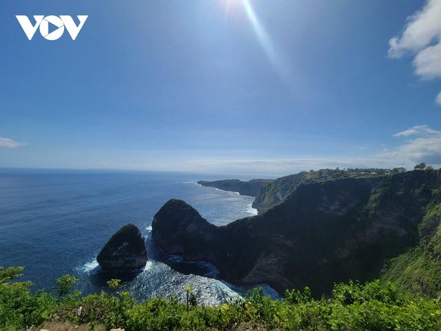 Khám phá sống lưng khủng long tuyệt mỹ trên đảo Nusa Penida ở Bali - Ảnh 7.