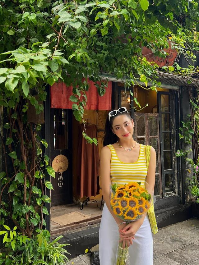 Cuộc sống Hoa hậu Lương Thuỳ Linh và Khánh Vân sau khi hết nhiệm kỳ: Người mở công ty riêng, người được thưởng quà đặc biệt - Ảnh 11. Cuộc sống Hoa hậu Lương Thuỳ Linh và Khánh Vân sau khi hết nhiệm kỳ: Người mở công ty riêng, người được thưởng quà đặc biệt - Ảnh 11.