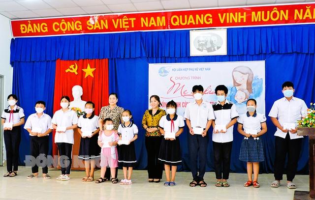 'Ở đâu có trẻ mồ côi, ở đó có mẹ đỡ đầu' - Ảnh 1.