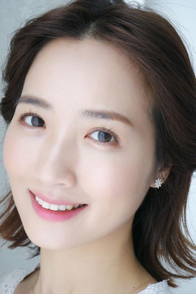 Vẻ đẹp lý tưởng được coi là tiêu chuẩn khác “một trời một vực” của phụ nữ ở các quốc gia khắp thế giới   - Ảnh 4.
