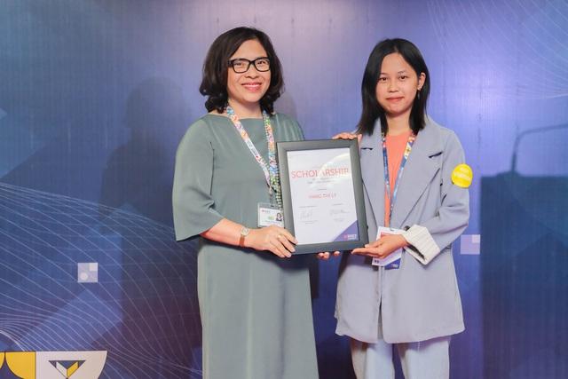 Nữ sinh HMông xuất sắc giành học bổng của trường đại học nổi tiếng - Ảnh 2. Nữ sinh HMông xuất sắc giành học bổng của trường đại học nổi tiếng - Ảnh 2.