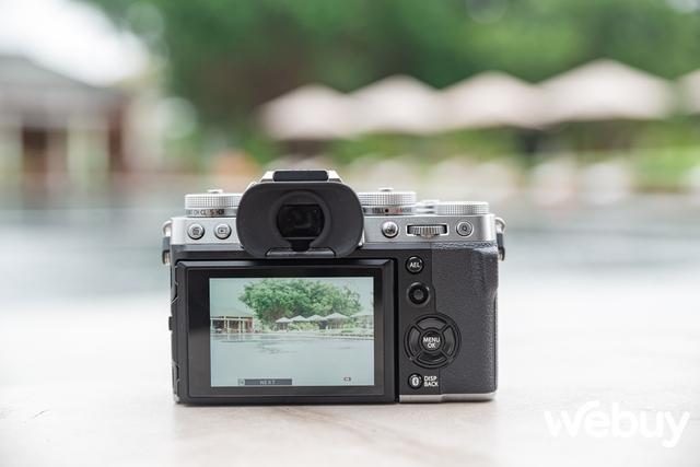 Cận cảnh Fujifilm X-T5 tại Việt Nam: Cảm biến 40MP có chống rung IBIS, quay video 6.2K, giá gần 43.5 triệu đồng - Ảnh 9.