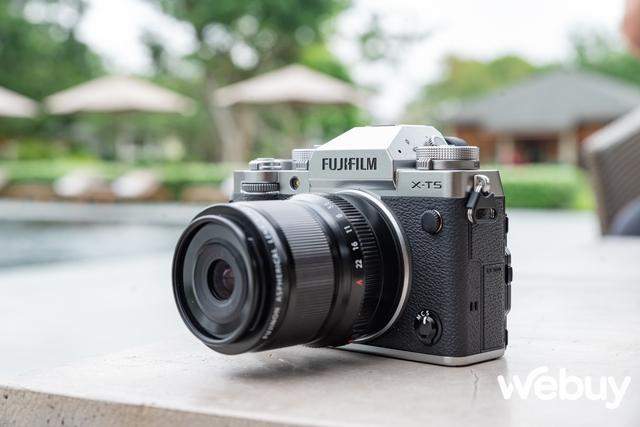 Cận cảnh Fujifilm X-T5 tại Việt Nam: Cảm biến 40MP có chống rung IBIS, quay video 6.2K, giá gần 43.5 triệu đồng - Ảnh 3.