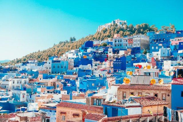 Ghé thăm thị trấn toàn màu xanh độc đáo: Giữa châu Phi lại có thiên đường bí mật như Santorini thứ hai   - Ảnh 1.