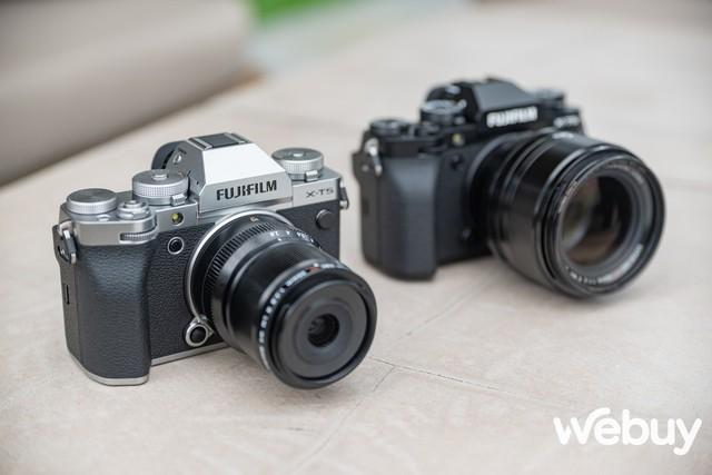 Cận cảnh Fujifilm X-T5 tại Việt Nam: Cảm biến 40MP có chống rung IBIS, quay video 6.2K, giá gần 43.5 triệu đồng - Ảnh 1.