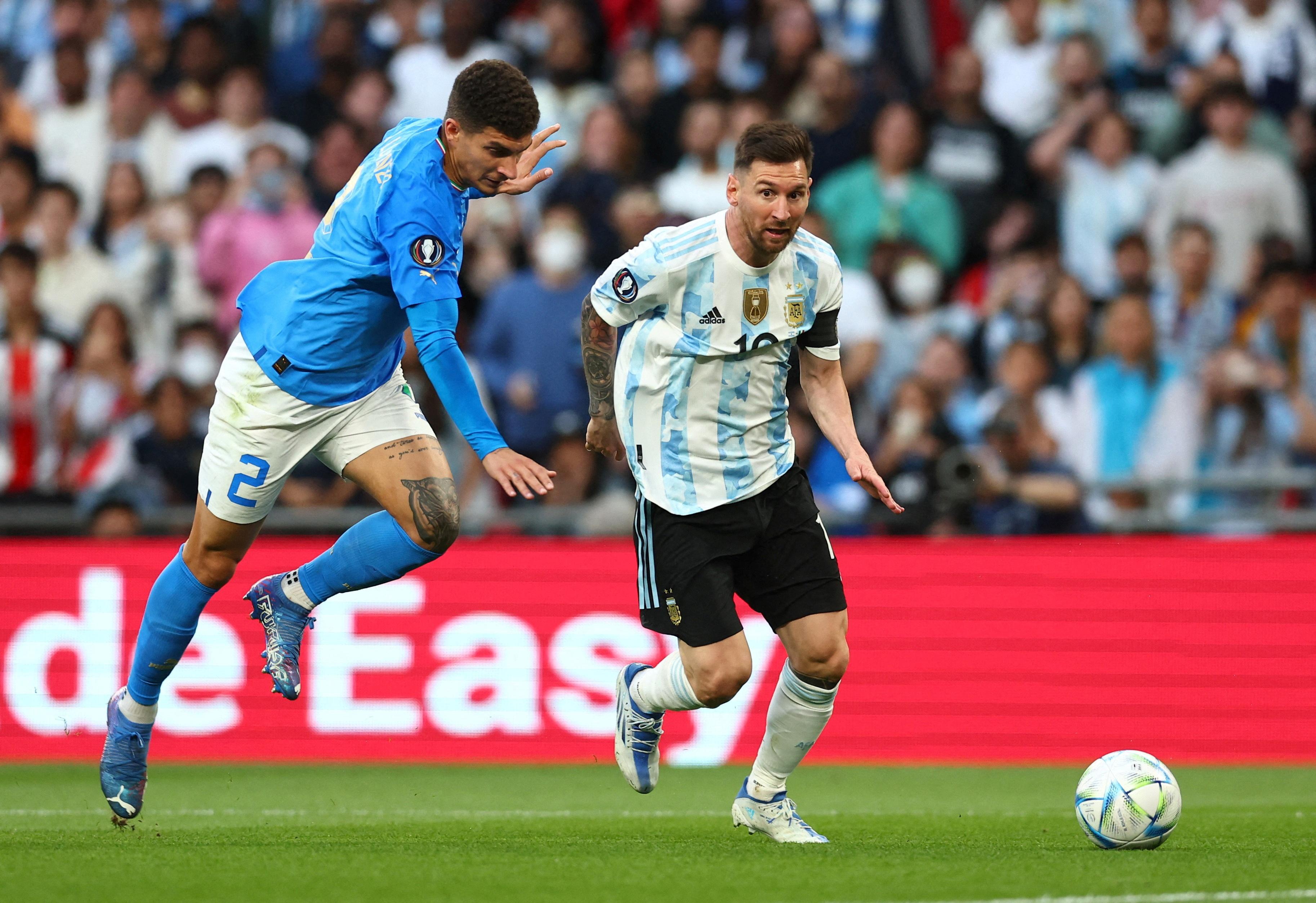 Messi vẫn là thủ lĩnh trong lối chơi của ĐTQG Argentina. Ảnh: Reuters.